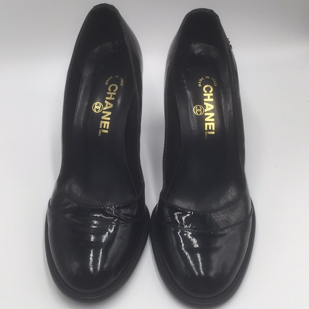 CHANEL Glossy Black Heels - Picture 5 of 15
